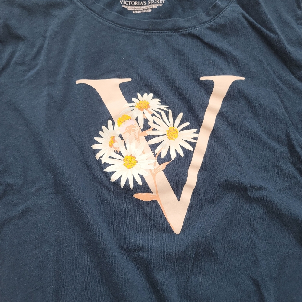 Victoria's Secret Navy Daisy Short Pajama Set - Picture 5 of 6